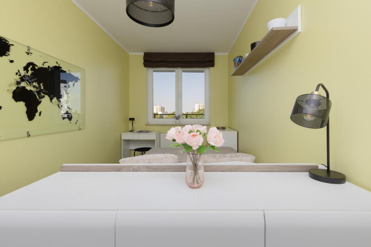 Metro Wilanowska Apartment With Parking By Noclegi Renters Варшава Екстер'єр фото