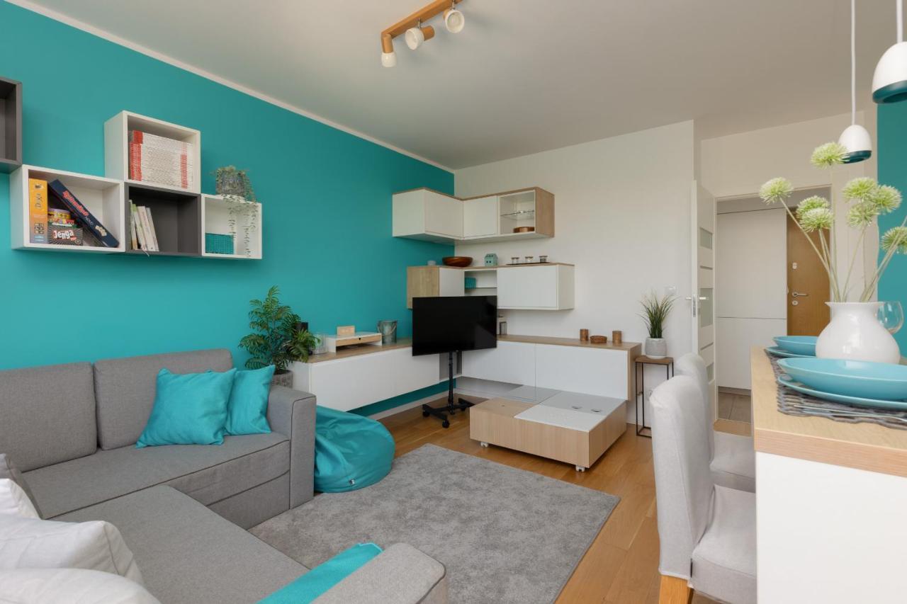 Metro Wilanowska Apartment With Parking By Noclegi Renters Варшава Екстер'єр фото