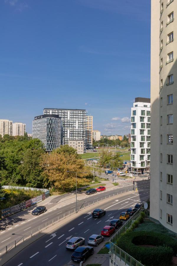 Metro Wilanowska Apartment With Parking By Noclegi Renters Варшава Екстер'єр фото
