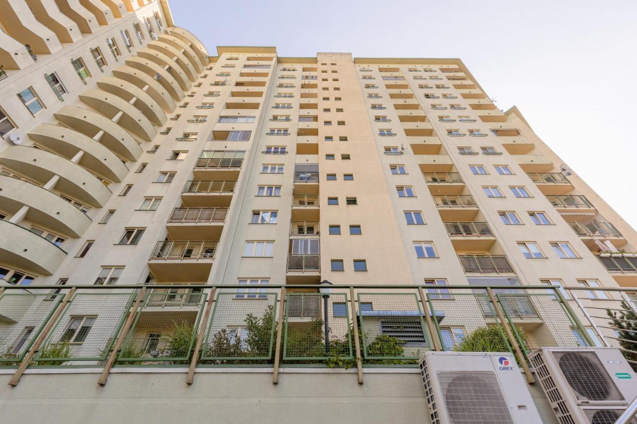 Metro Wilanowska Apartment With Parking By Noclegi Renters Варшава Екстер'єр фото